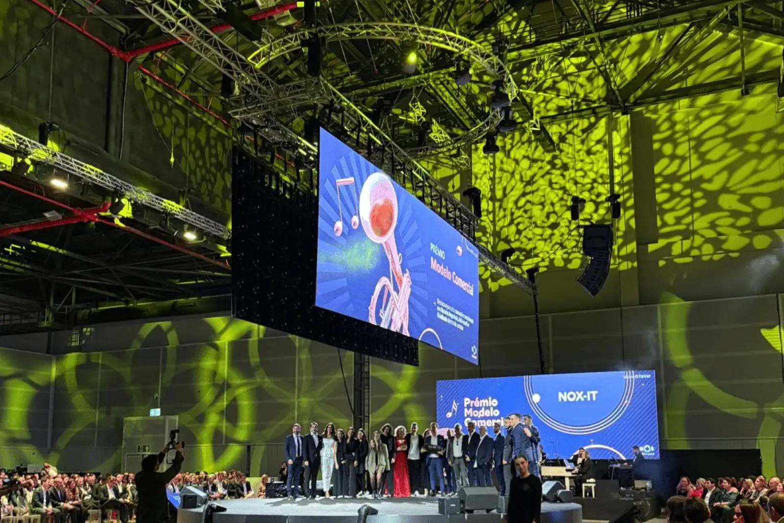 O papel da Iluminação na criação de ambientes em eventos inesquecíveis